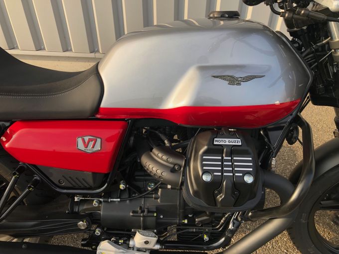 MOTO GUZZI V7 4