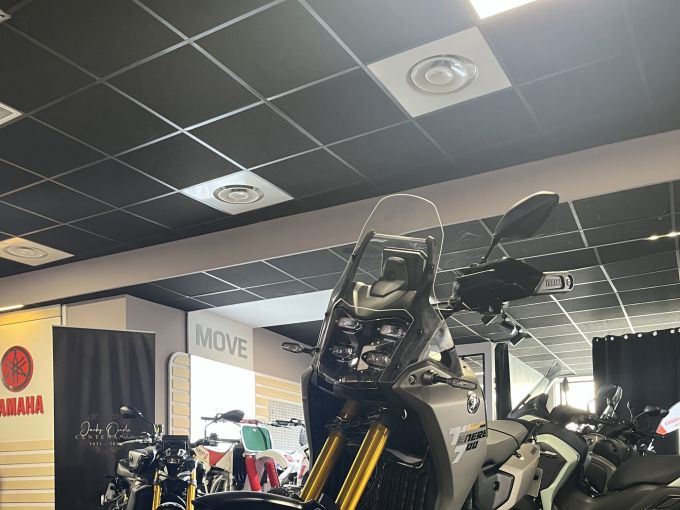 YAMAHA XTZ TENERE 700 4