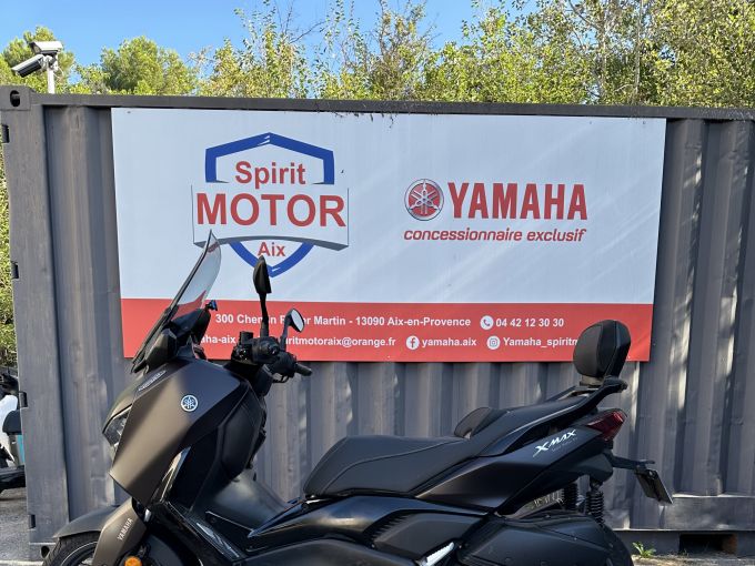 YAMAHA XMAX 300 Tech Max 4