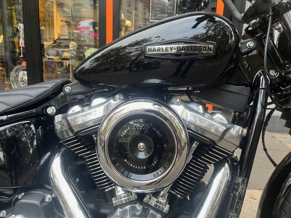 HARLEY-DAVIDSON SOFTAIL STREET BOB 1923 4