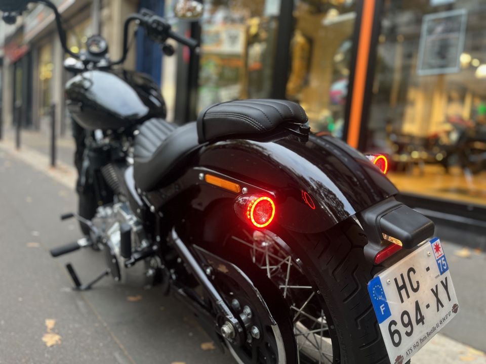 HARLEY-DAVIDSON SOFTAIL STREET BOB 1923 4