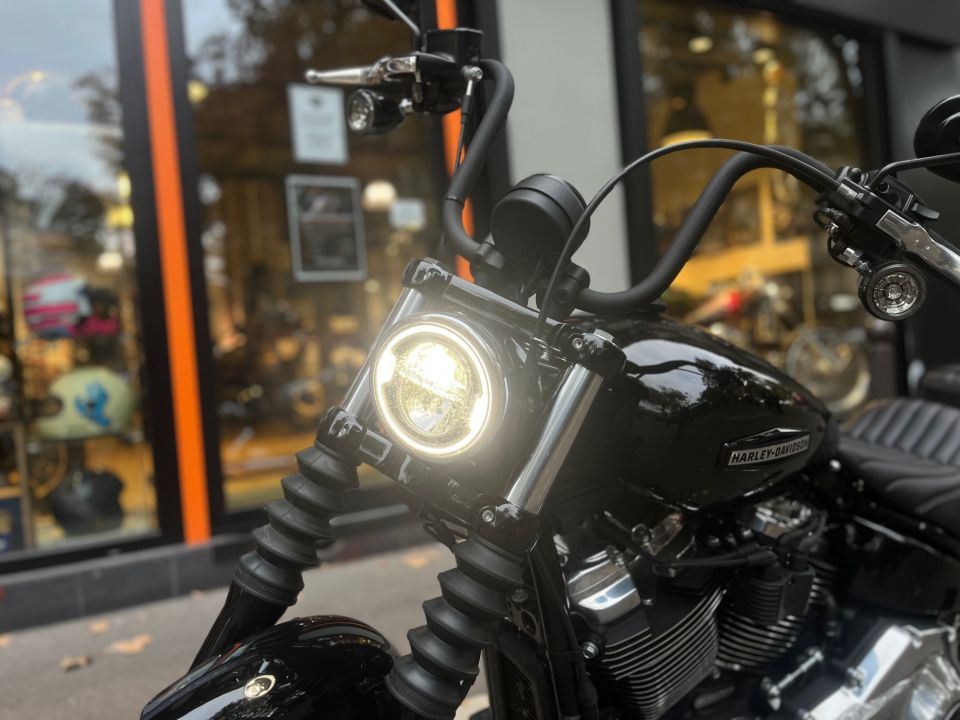 HARLEY-DAVIDSON SOFTAIL STREET BOB 1923 4