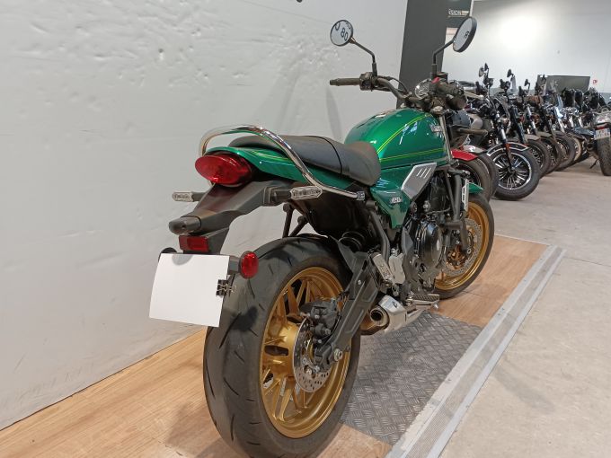 KAWASAKI Z 650 RS 4