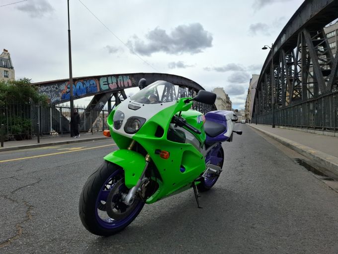 KAWASAKI ZX-7R 4