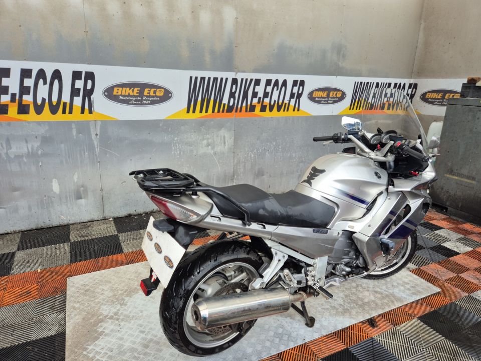YAMAHA FJR 1300A 4