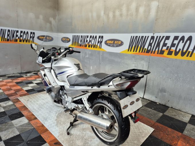 YAMAHA FJR 1300A 4