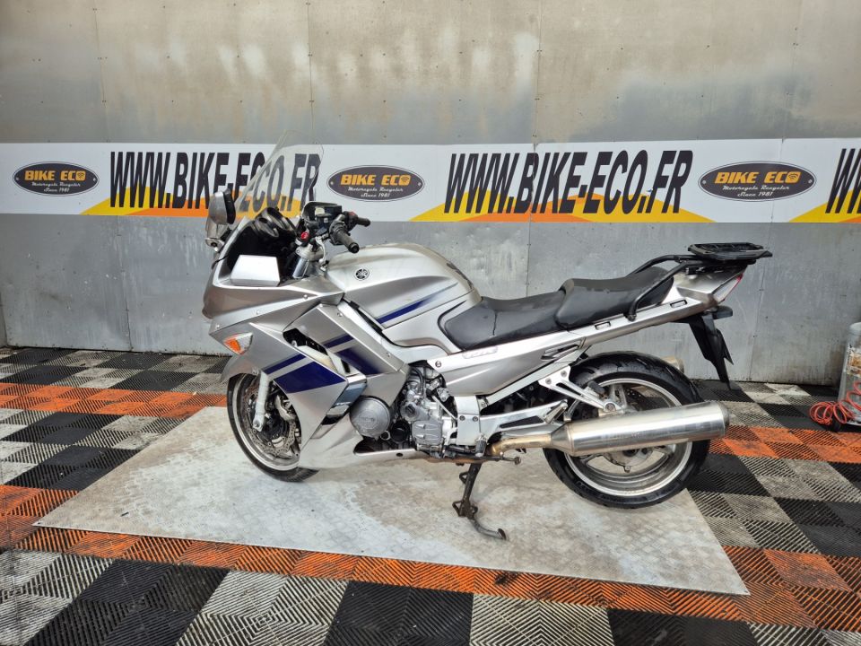 YAMAHA FJR 1300A 4