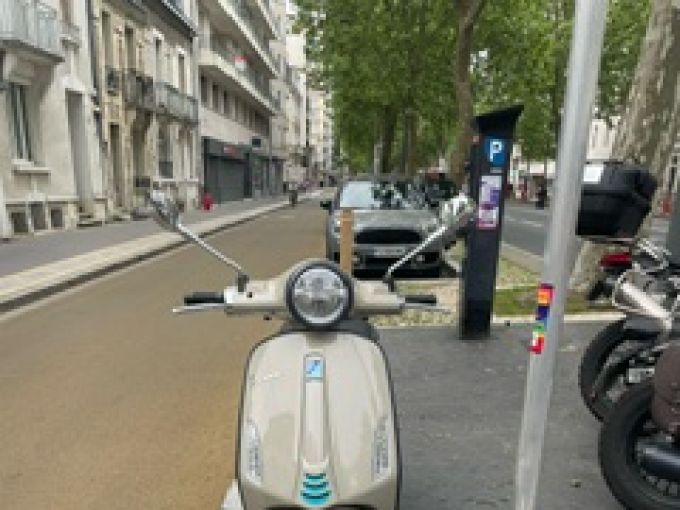 VESPA PRIMAVERA 50 4