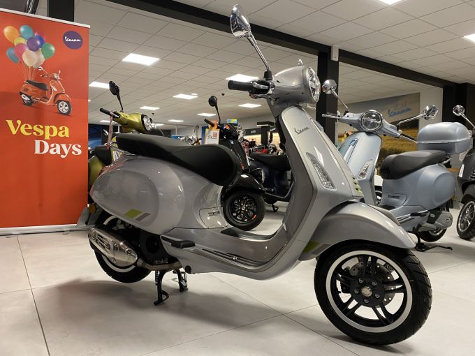 VESPA PRIMAVERA 125 4