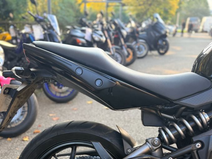 KAWASAKI ER-6 (47.5CV) 4
