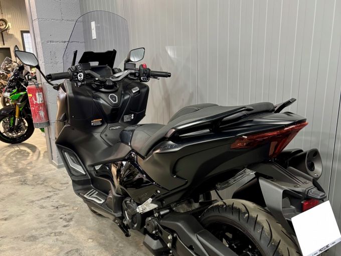 YAMAHA XP T-MAX 560 TECH MAX 4