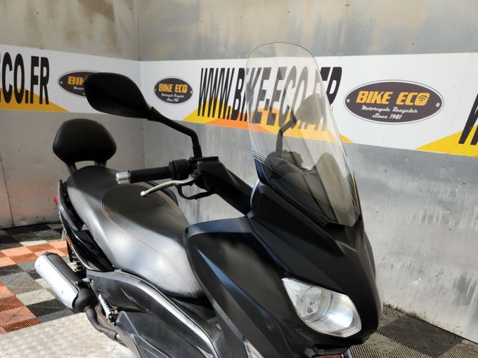 YAMAHA X-MAX 125 4