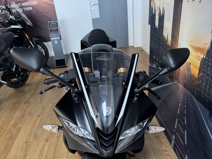 YAMAHA YZF-R 125 4