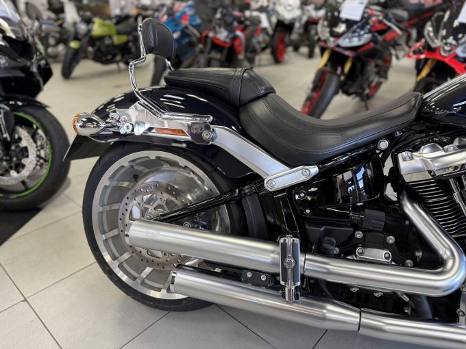 HARLEY-DAVIDSON SOFTAIL FAT BOB 1868 4