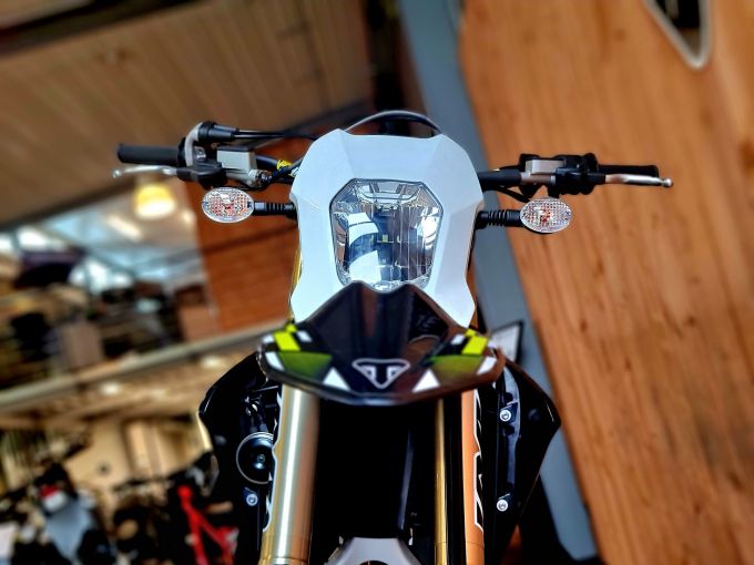 TRIUMPH TF 250-E 4