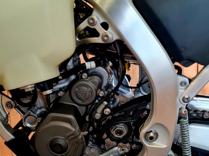 TRIUMPH TF 250-E 4