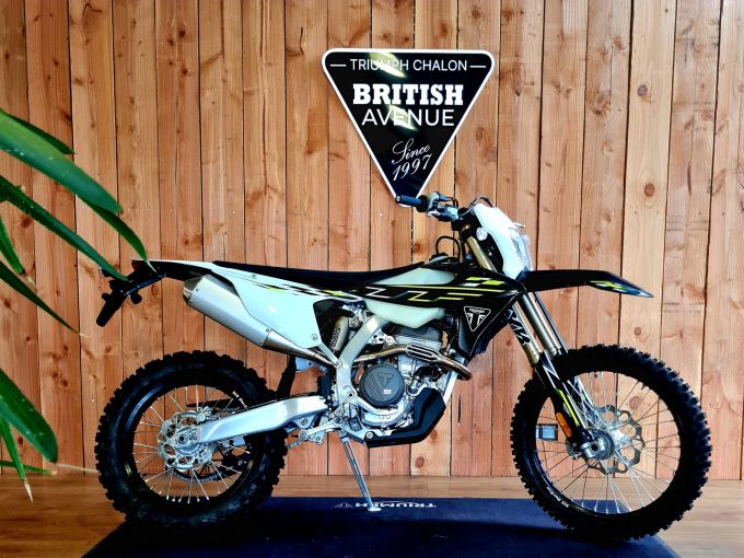 TRIUMPH TF 250-E 4