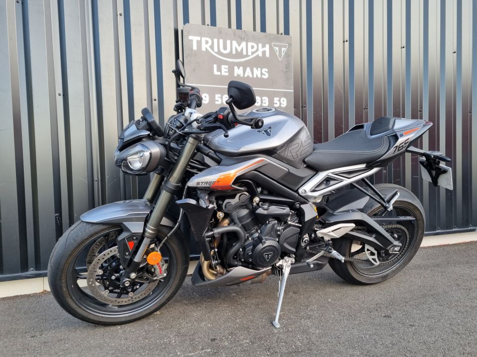 TRIUMPH STREET TRIPLE 765 RS 4