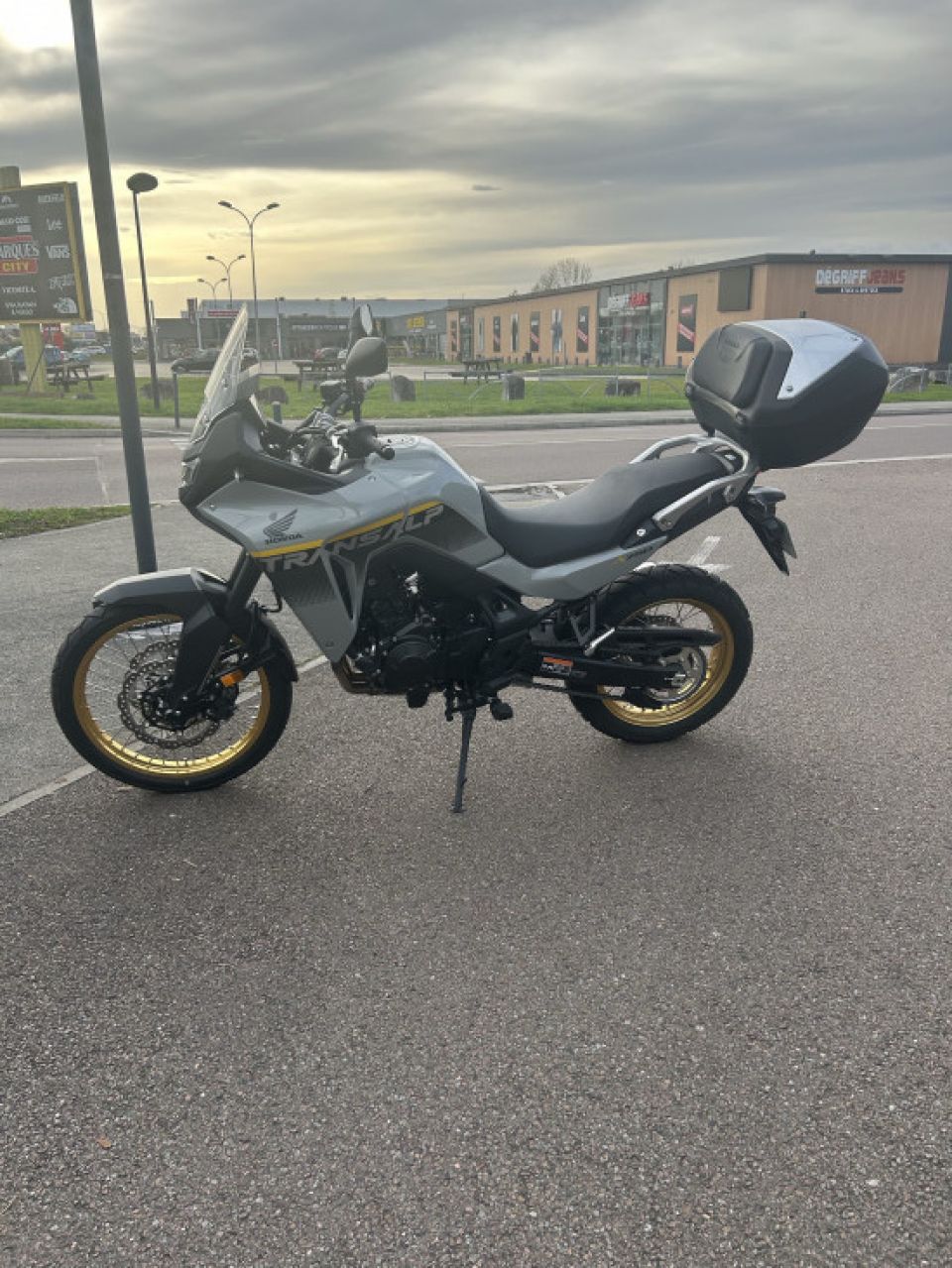 HONDA XL750 TRANSALP 4