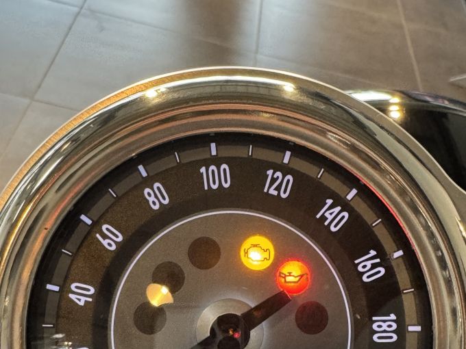 TRIUMPH BONNEVILLE T120 4