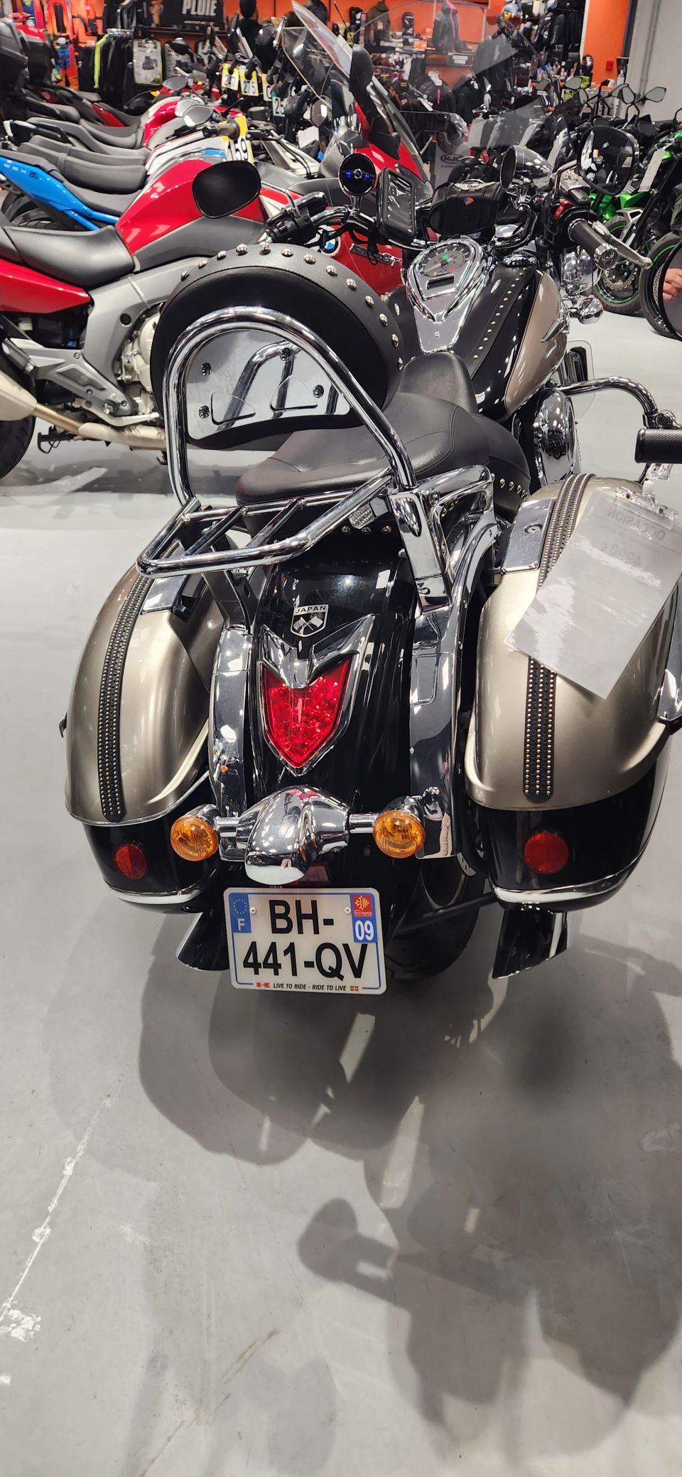 KAWASAKI VN 1700 TOURER 4