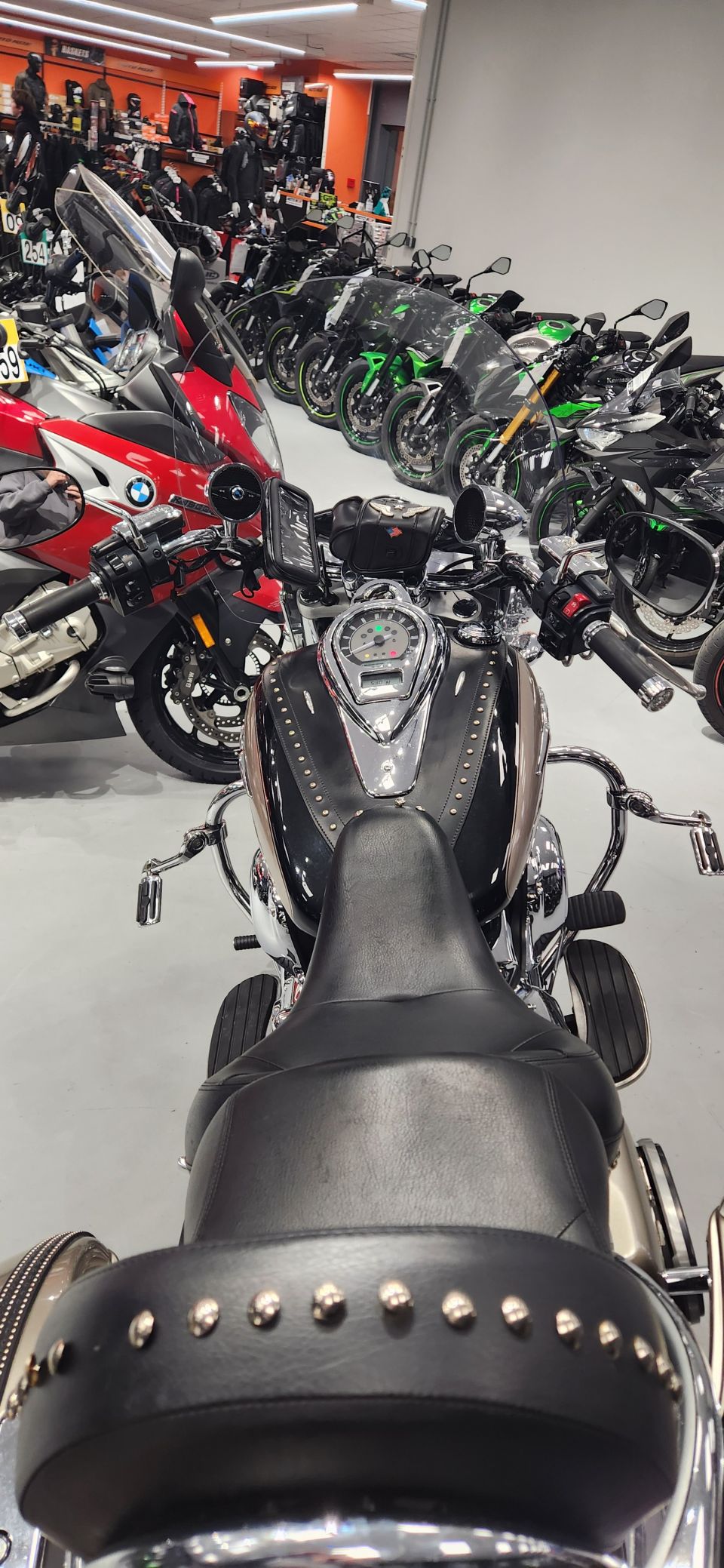 KAWASAKI VN 1700 TOURER 4