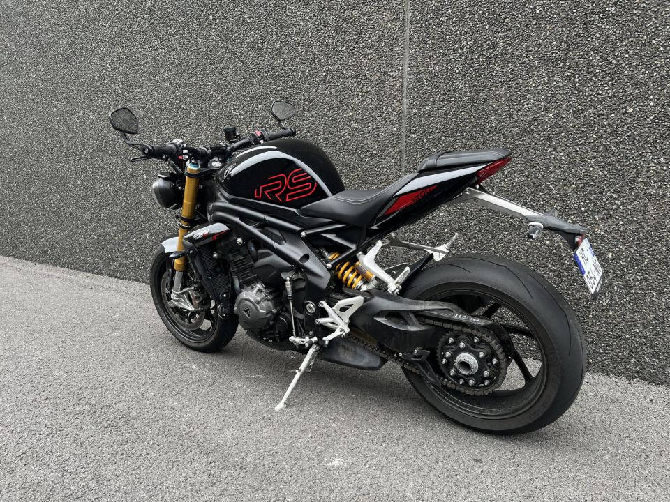 TRIUMPH SPEED TRIPLE 1200 RS 4