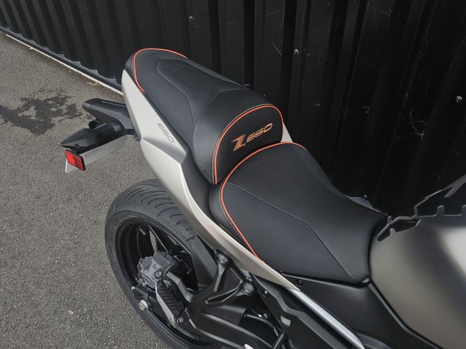 KAWASAKI Z 650 (47.5CV) 4