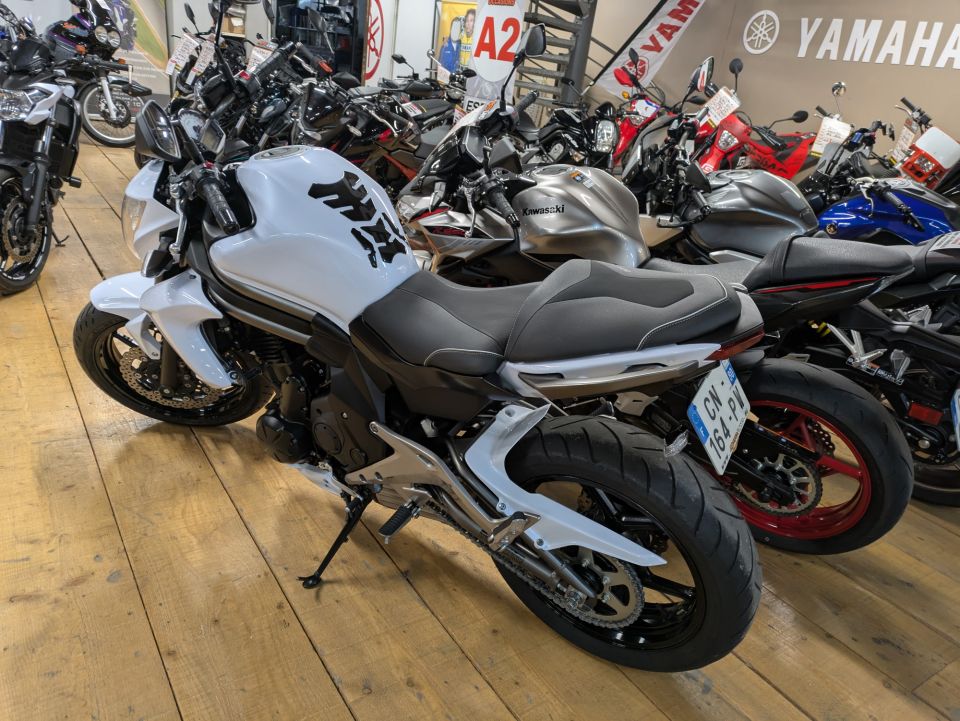 KAWASAKI ER-6 (47.5CV) 4