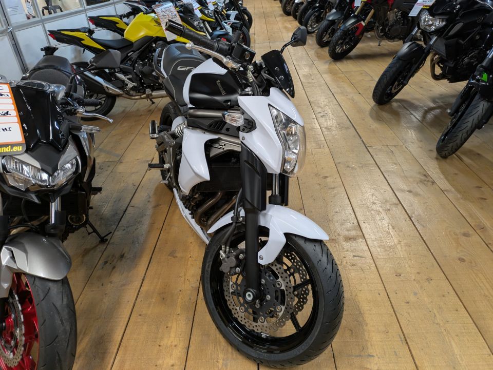 KAWASAKI ER-6 (47.5CV) 4