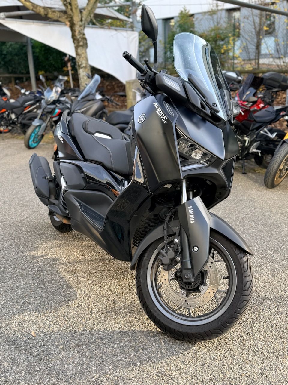 YAMAHA XMAX 125 TECH MAX 4