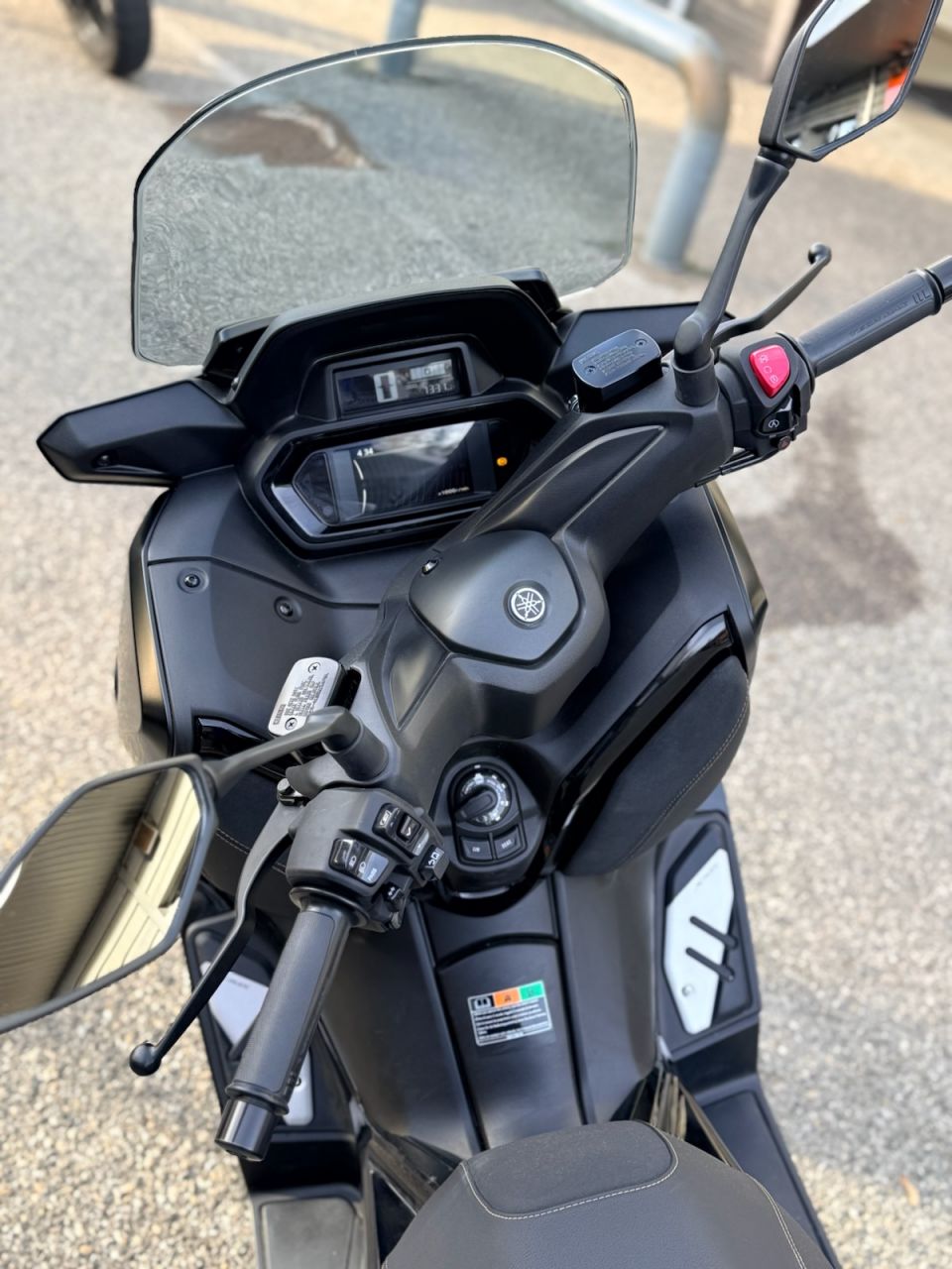 YAMAHA XMAX 125 TECH MAX 4