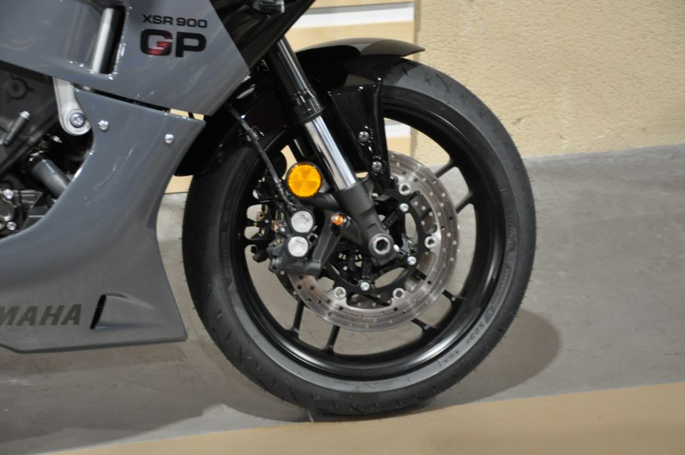 YAMAHA XSR 900 GP 4