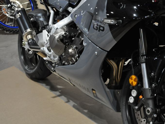 YAMAHA XSR 900 GP 4