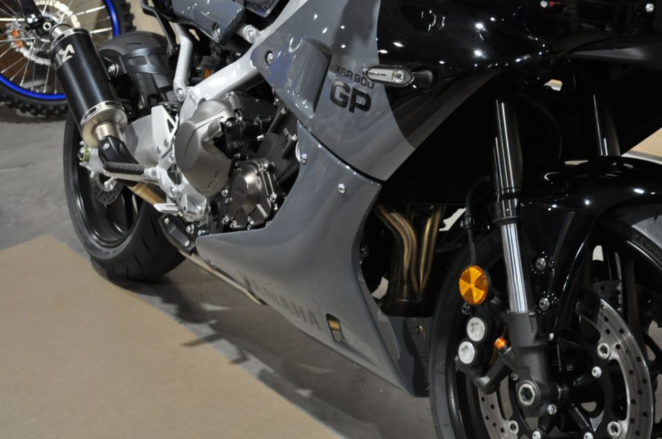 YAMAHA XSR 900 GP 4