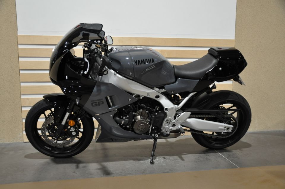 YAMAHA XSR 900 GP 4