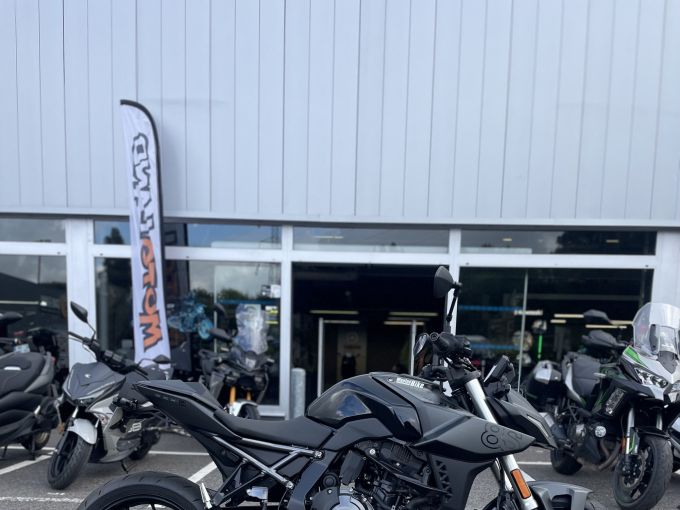 SUZUKI GSX-8S 4