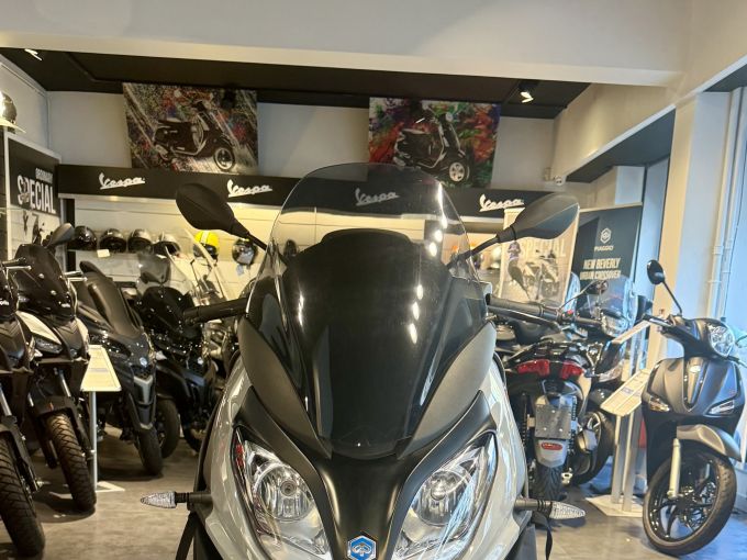 PIAGGIO MP3 300 HPE SPORT ABS ASR 4