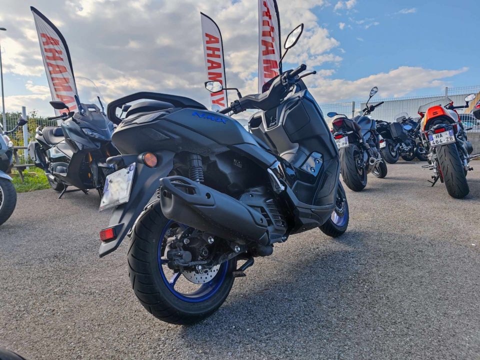 YAMAHA NMAX 125 4
