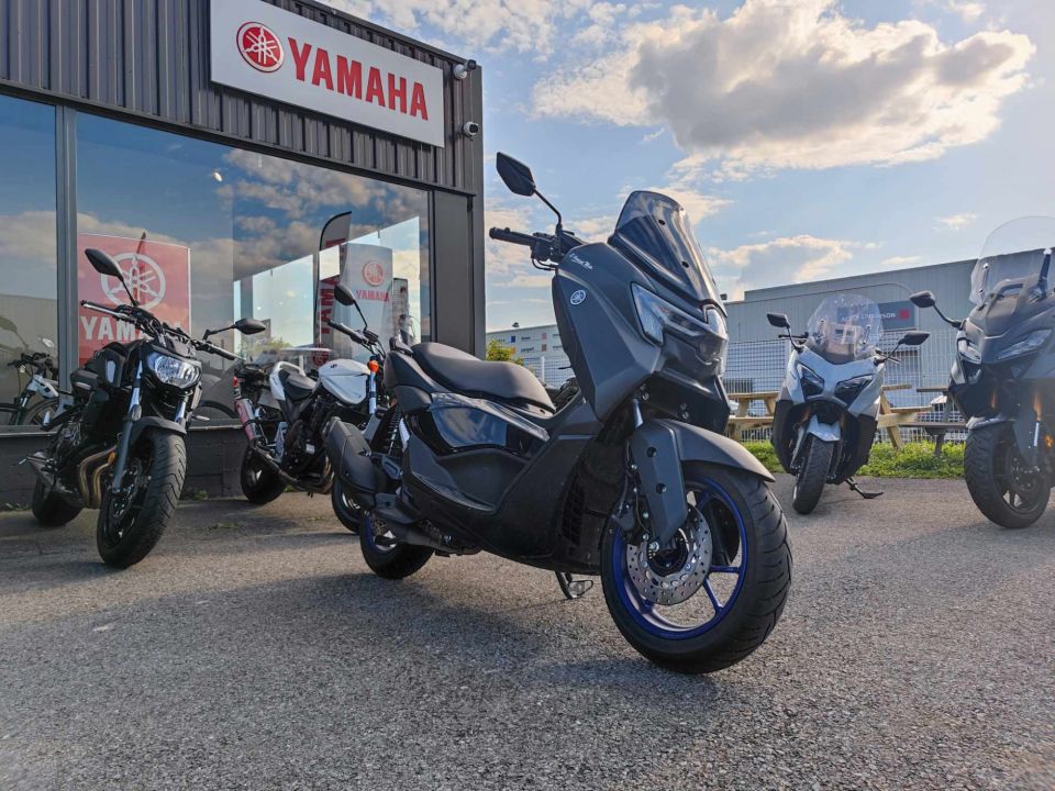 YAMAHA NMAX 125 4