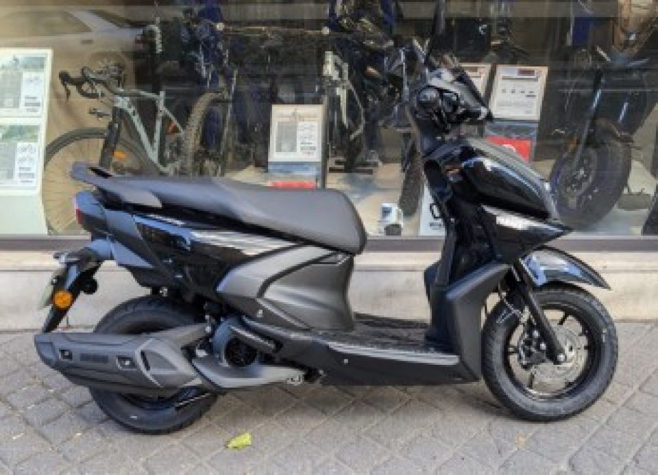 YAMAHA RayZR 125 4