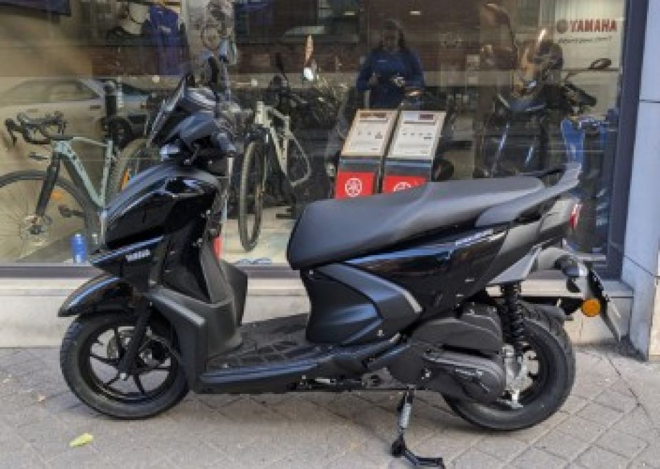 YAMAHA RayZR 125 4