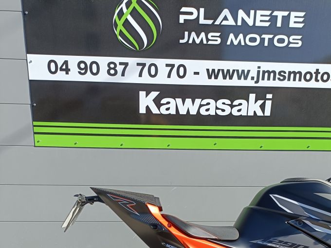KTM SUPER DUKE 1290 RR 1705 kms 1ER MAIN  POT AKRAPOVIC 4