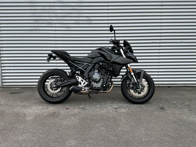 SUZUKI GSX-8S 4
