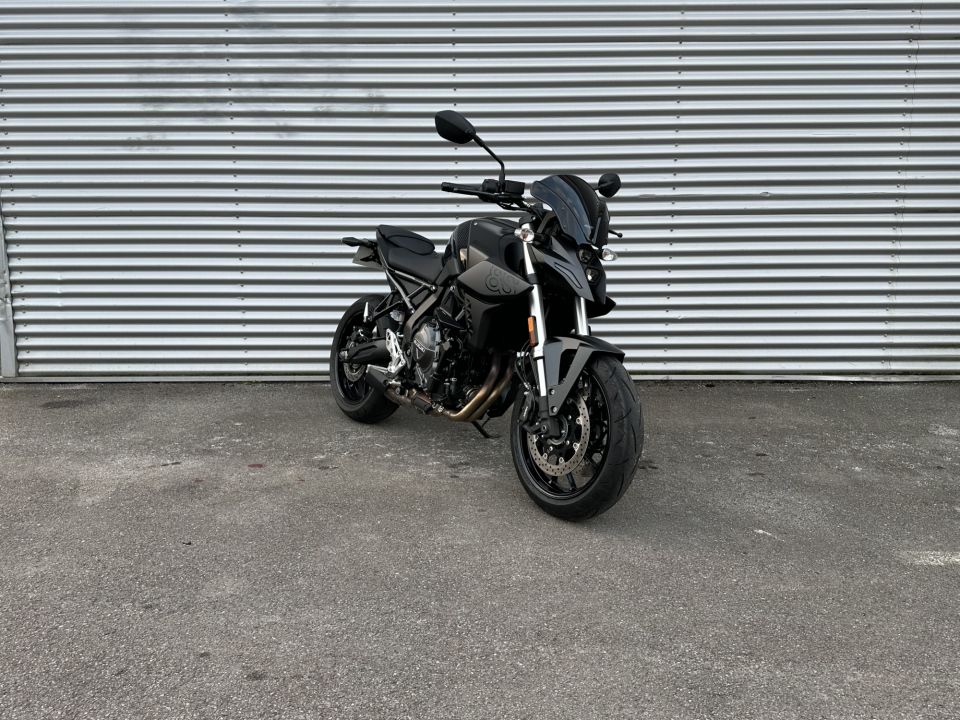 SUZUKI GSX-8S 4