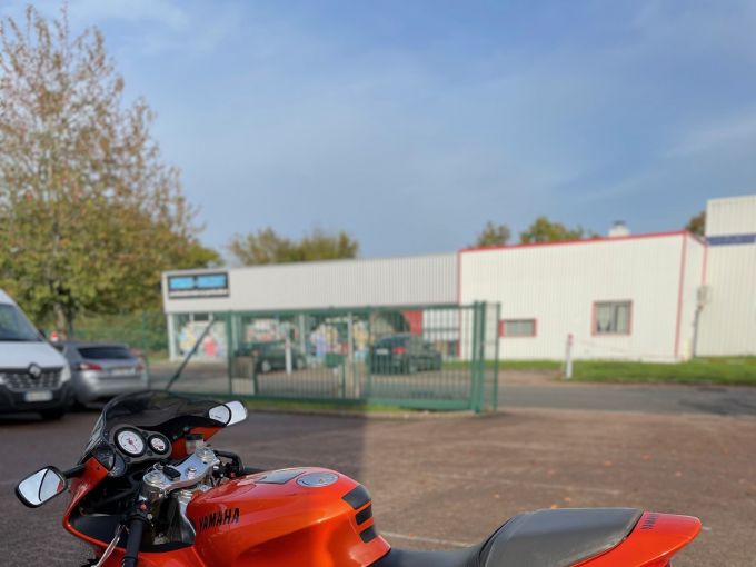 YAMAHA SZR 4