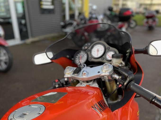 YAMAHA SZR 4