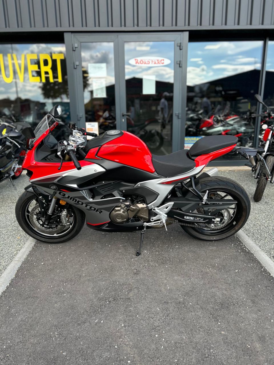 QJ MOTOR SRK 600 RS 4