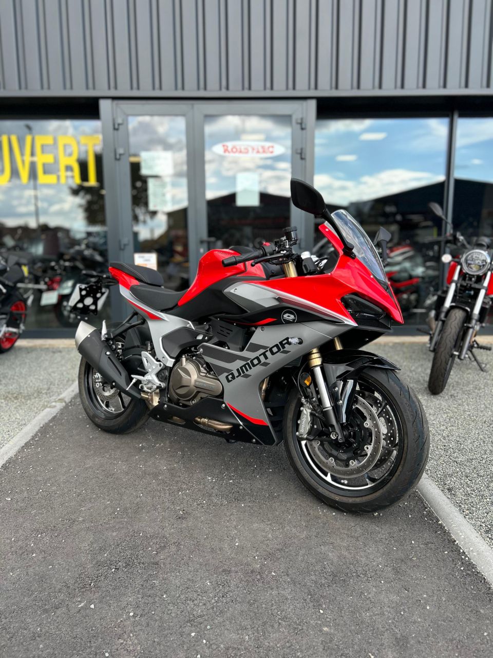 QJ MOTOR SRK 600 RS 4