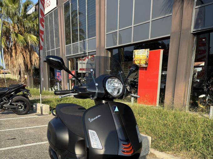 PIAGGIO VESPA SS 300 4